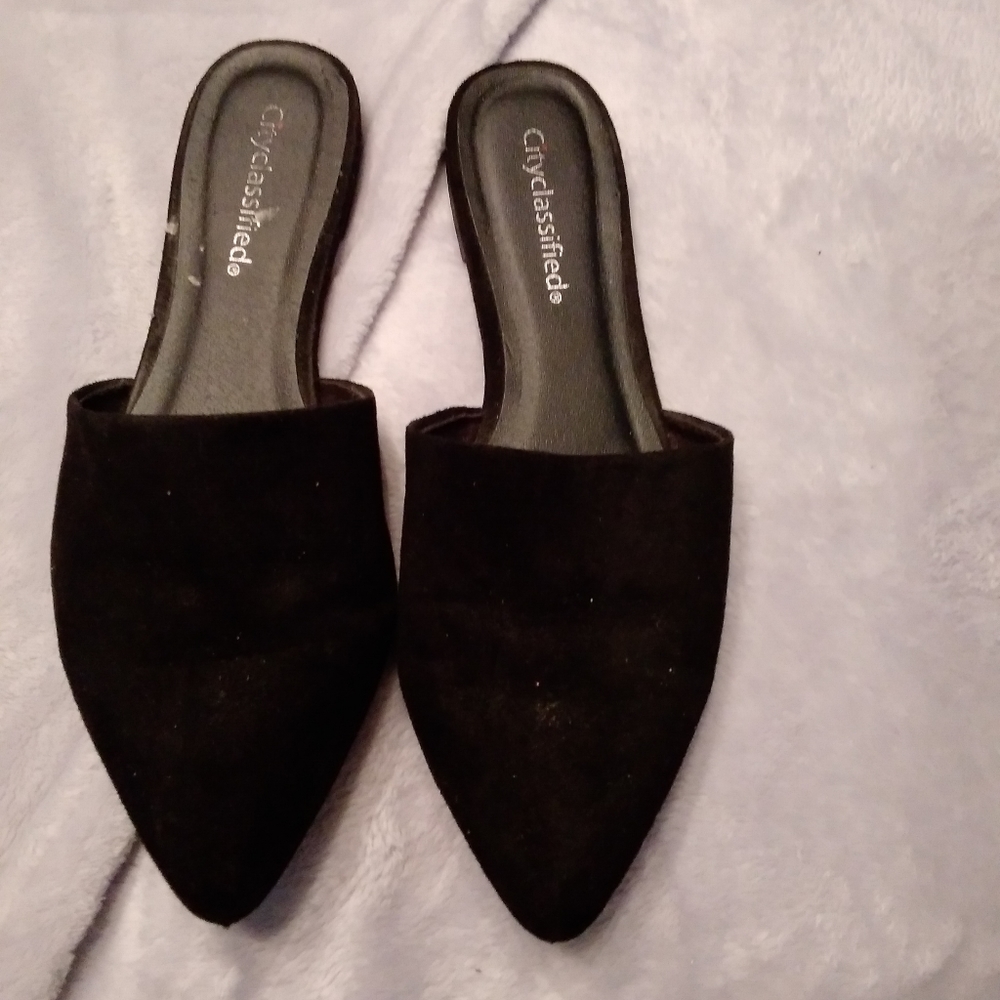 Shoes - Picture 2 of 3